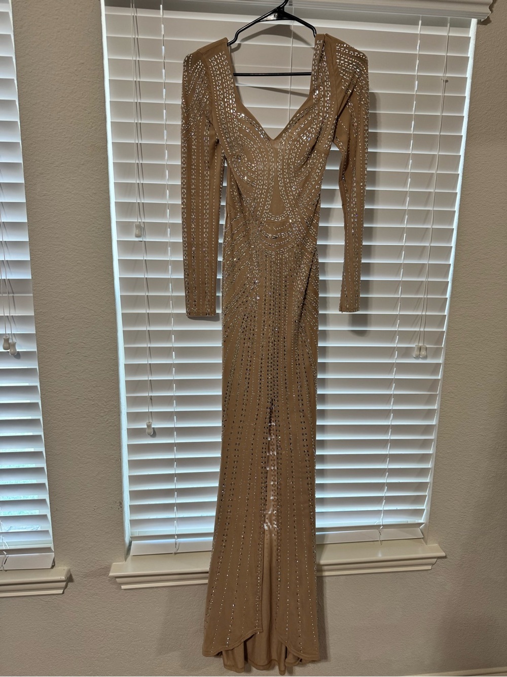 Elegant Long Sleeve rhinestones Evening Dress - Beige